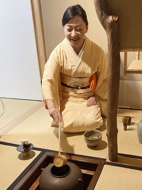 珠乃先生によるお稽古の様子